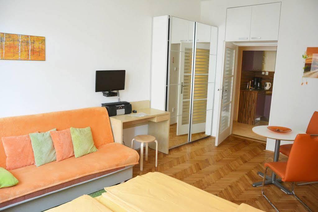 Apartmany Machek Prag Exteriör bild